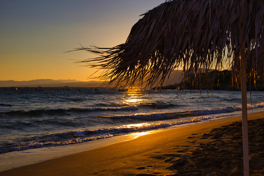 Sonnenuntergang am Strand in Pefki auf Rhodos