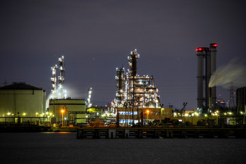 Fototapeta premium 工場の夜景