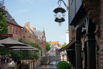 カフェの一角 © LE