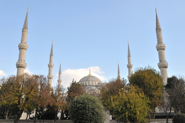 Fototapeta na wymiar Sultanahmet Camii most famous as Blue Mosque