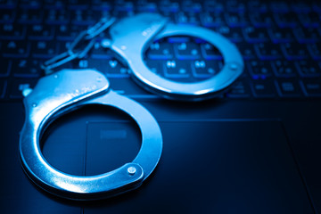 サイバー犯罪　ネット犯罪