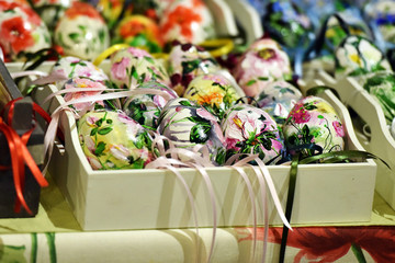 Bemalte Ostereier - Osterschmuck und Brauchtum im Salzkammergut - Painted Easter eggs - Easter...
