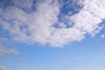 Fototapeta na wymiar Beautiful blue sky with white clouds