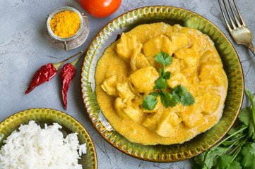  spicy chicken stewed in curry sauce.