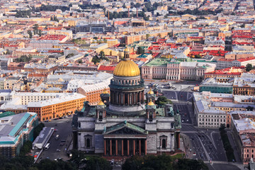 Obraz premium Fantastic panoramic view of St. Isaac's Cathedral in St. Petersburg