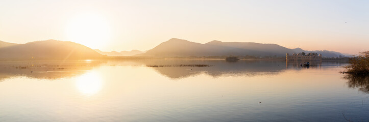 Fototapeta premium Man Sagar Lake with Jal Mahal water palace, panoramic view, Japur, India