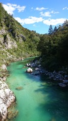 Fototapeta na wymiar Türkiser Fluss