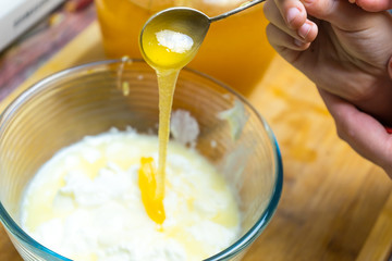 Preparation of baking dough using honey. The sweet kitchen.