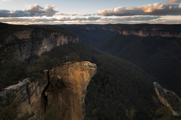 Fototapeta na wymiar Hanging Rock Lookout, Blue Mountains, Australia