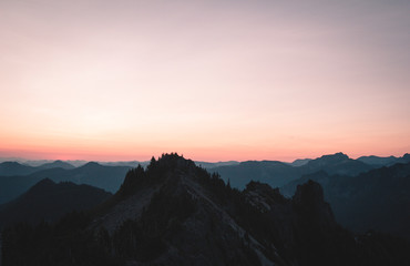 Fototapeta premium Pink sunrise in the mountains