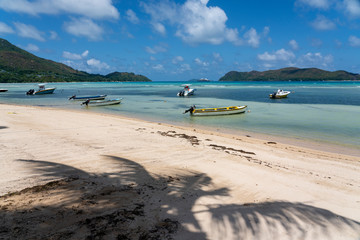 Fototapeta na wymiar Seychelles Island coast line view 
