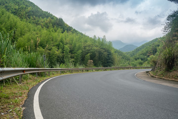 road to the mountains