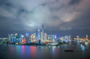 Obraz na płótnie Canvas Shanghai skyline at dusk