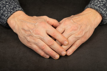 Fototapeta premium Wrinkled elderly hands