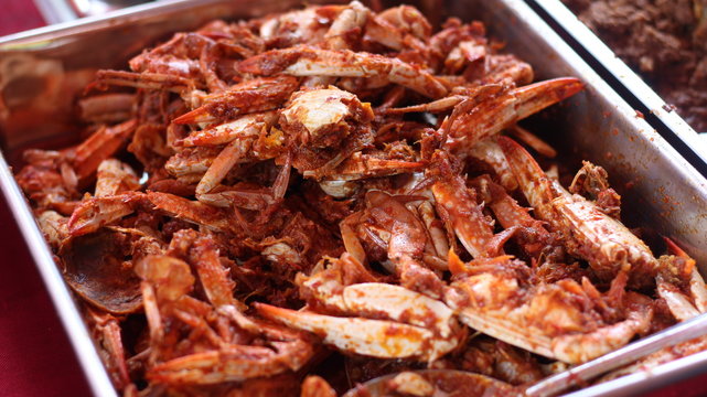 Crab (Rajungan) that is processed with spicy seasoning