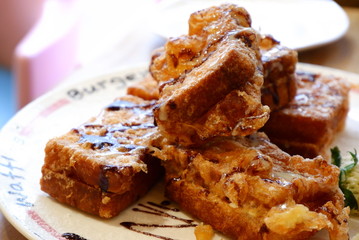 Fried Sandwich with Chocoloate Sauce