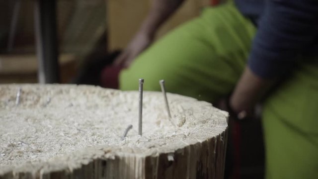 Nagelbalken hammer game slow motion