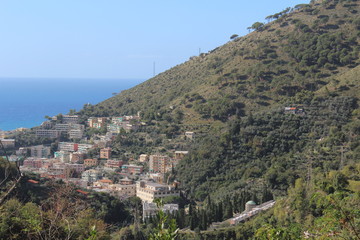 Fototapeta na wymiar view of a town in italy