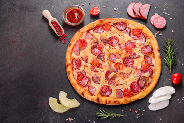 Pepperoni Pizza with Mozzarella cheese, salami, ham