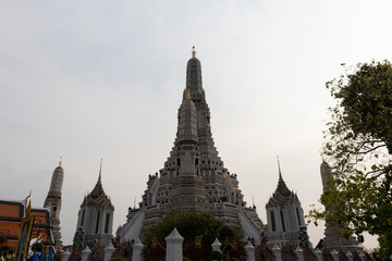 Fototapeta premium Wat Arun Temple at sunset in bangkok Thailand