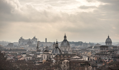 Fototapeta na wymiar Über den Dächern von Rom