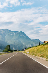 Naklejka premium Road in a mountainous area. Beautiful road in the mountains