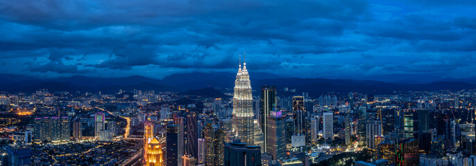 Obraz premium city skyline in kuala lumpur