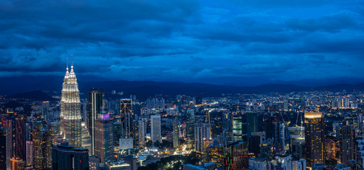 Obraz premium panoramic city skyline in kuala lumpur