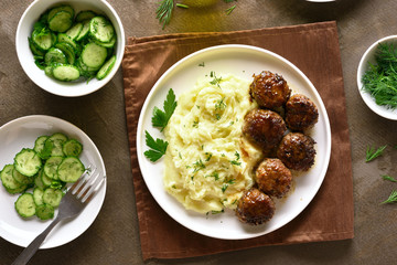 Minced meat cutlets with mashed potatoes