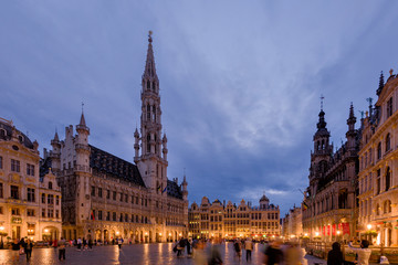 Fototapeta na wymiar Grand Place and Town Hall panorama at night in Brussels Belgium.