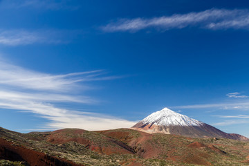 Fototapeta premium Snowy volcano Teide in a sunny day