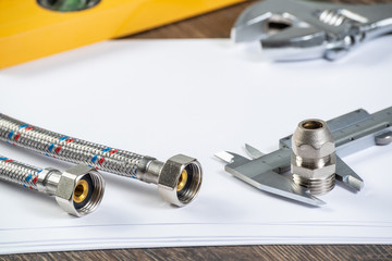 Steel pipeline connector and calipers