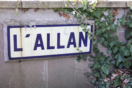 La rivi&egrave;re l'Allan dans la ville de Montb&eacute;liard - ville de Montb&eacute;liard - D&eacute;partement du Doubs - R&eacute;gion Franche Comt&eacute; - France