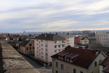 Vue en plongée sur les toîts de la ville de Montébliard - ville de Montbéliard - Département...