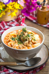 Fresh tomato soup with conchigliette.