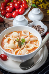 Fresh tomato soup with conchigliette.