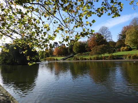 Lake in Lowndes Park, Chesham in Autumn