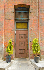 Fototapeta na wymiar Old apartment building entrance in Seattle, WA