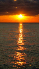 夕焼, 海, 太陽, 空, 日没, 浜, オレンジ, 雲, 水平線