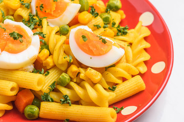 ショートパスタのカレー風味