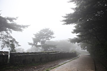 비오는날의남한산성