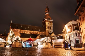 old town of Riga at night