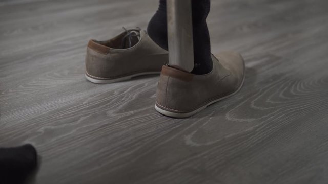 Schuhe anziehen Video