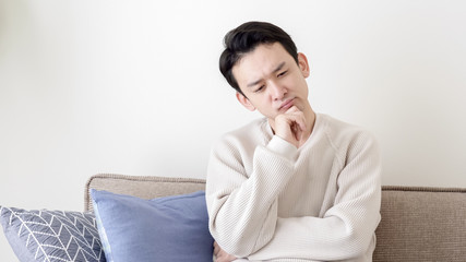 男性　考える