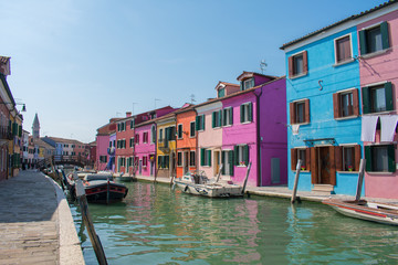 Fototapeta na wymiar Colorful houses in the streets of burano island Venice
