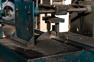 machine metal with spark