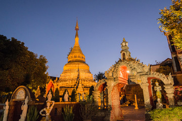 Naklejka premium TAJLANDIA CHIANG MAI WAT BUPPHARAM