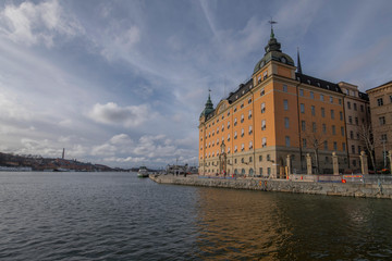 Obraz premium A sunny spring day in Stockholm, old houses and landmark