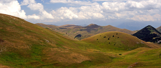 Landscape in Abruzzo, Italy - Berglandschaft in den Abruzzen, Italien