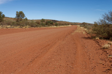 Fototapeta na wymiar Droga przez Outback w stanei Northern Territory